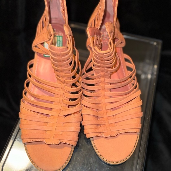 Vince Camuto Orange Strappy Sandals - Picture 5 of 14